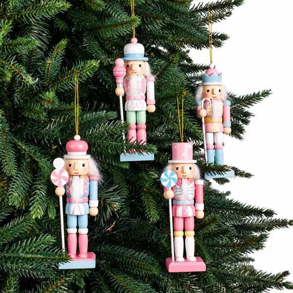 Hollygate Guard Nutcracker Set – Christmas Decorations